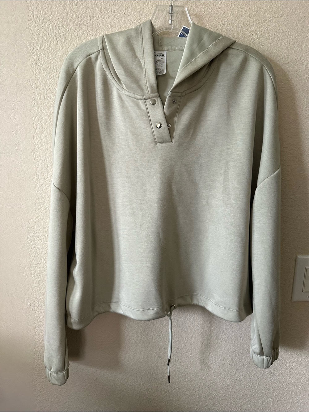 Reebok Light Sage Hooded Pullover Sweater - Women size XL/ NWT 1359